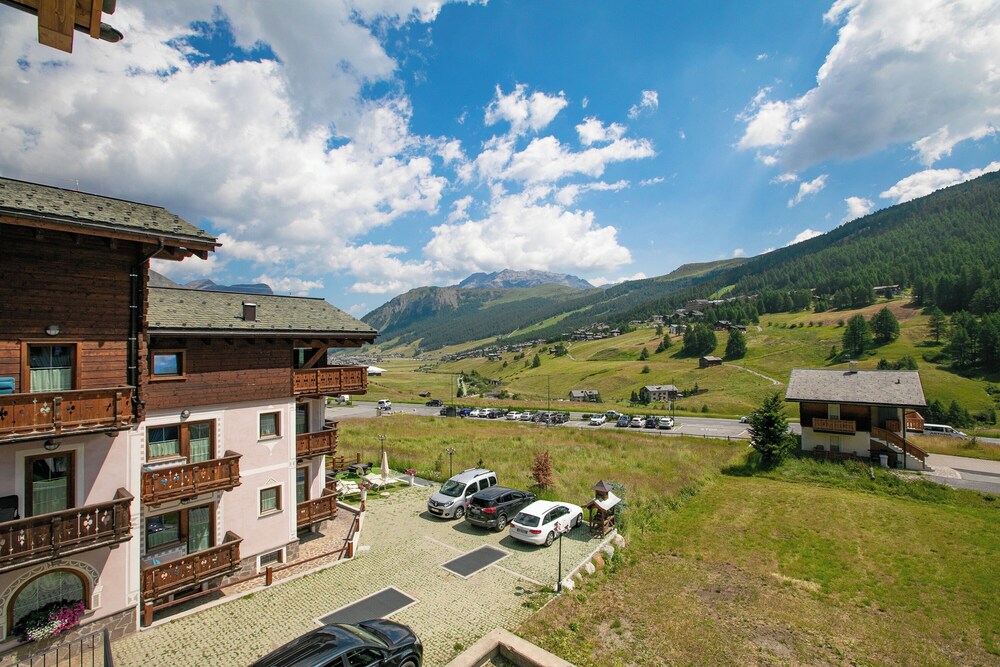 Wood House Livigno Ski in - Ski out 10m