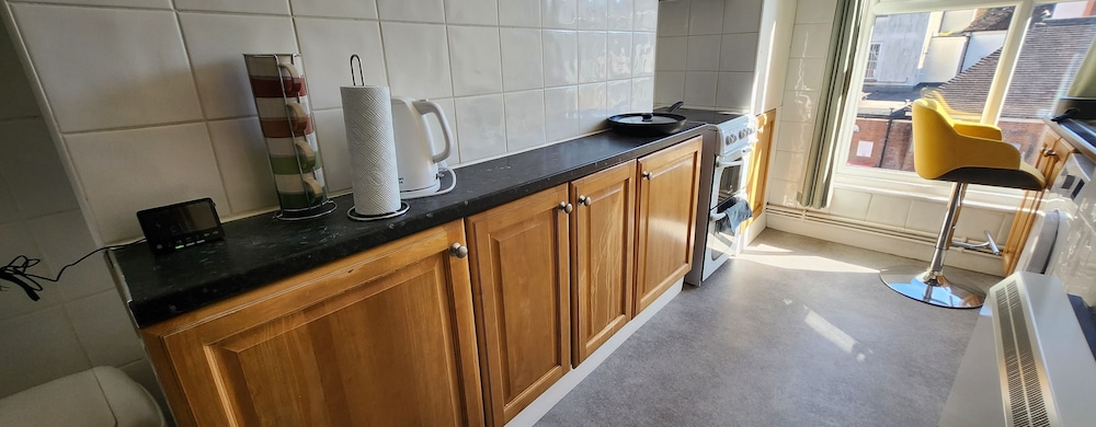 Ashford Cozy Apartment in Town Centre view 3