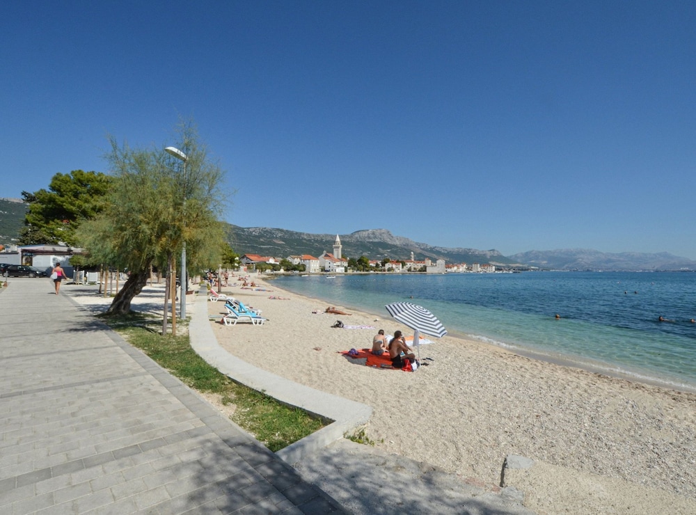 Beachfront Spacious Apartment With Terrace