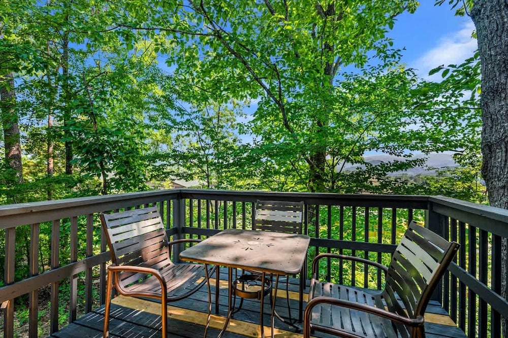 Sleeps 6 Indoor Pool 10 Mins to Dollywood