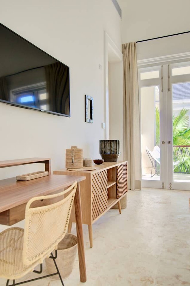 Villa Alta Gracia w Private Pool Designer Decor