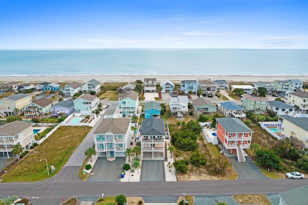 Sea You Soon / 207 Brunswick Ave West 4 Bedroom Home by RedAwning view 4