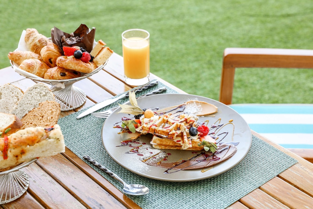 DoubleTree by Hilton Dubai - Jumeirah Beach