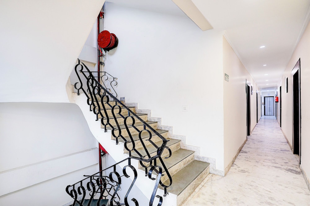 Fabhotel Comfort Stay I