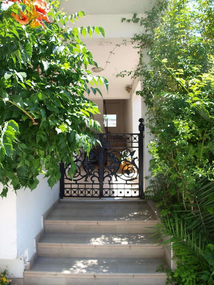 Amaryllis Apartment in Volos photo 2