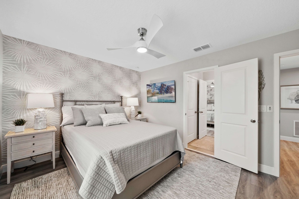 9127 Turquoise Wave Cove