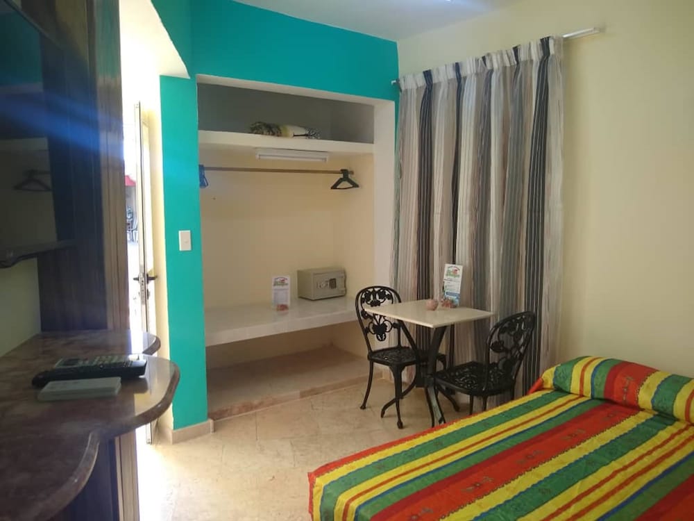 Hostal Los Mangos view 2