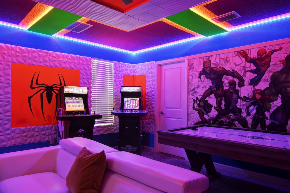 Gorgeous 9bedroom Home Private Pool Game Theater