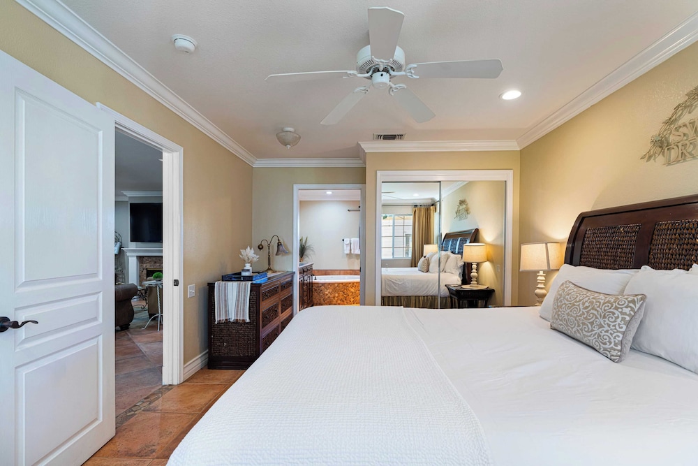 Victorian Manor In Paso Robles Wine Country + Pool, Hot Tub, Firepit, Tennis Court Sleeps 28