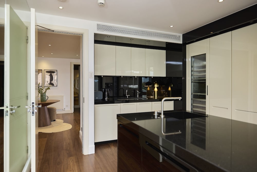 Battersea Riverside Luxury Apartment