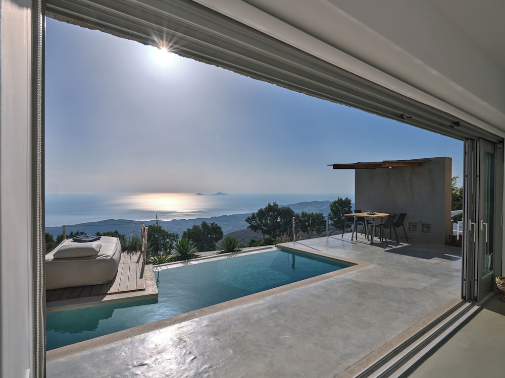 Santorini Heights