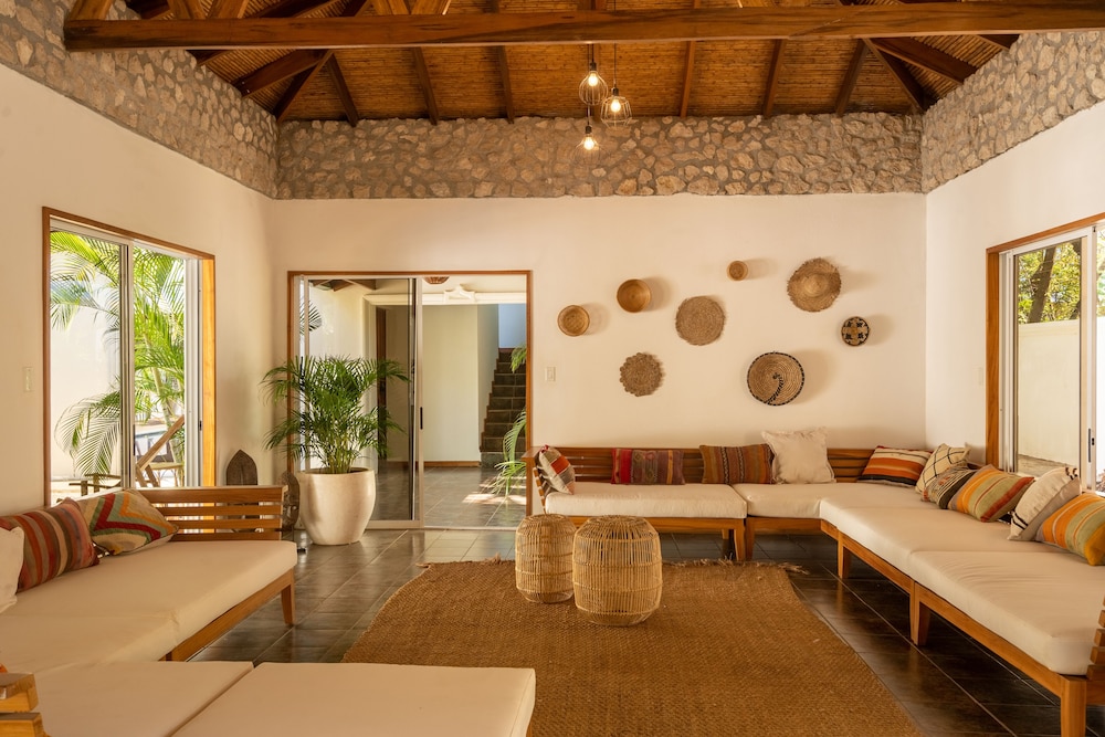 Dream Surf House Avellana