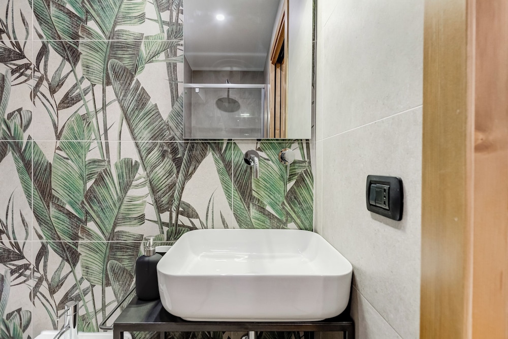 3-Bedroom Home Near Trastevere Station
