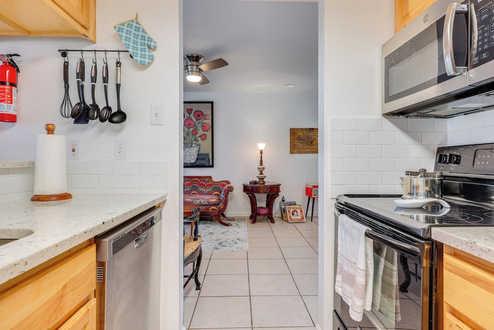 Hill Country Townhome: Close to Parks & Hiking