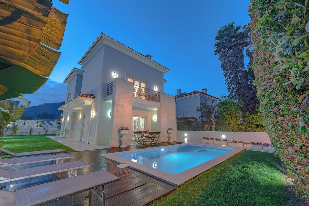 Sintra Dream Garden Villa