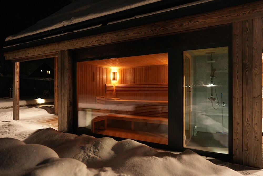 Villa in Cerny Dul With Pool & Sauna
