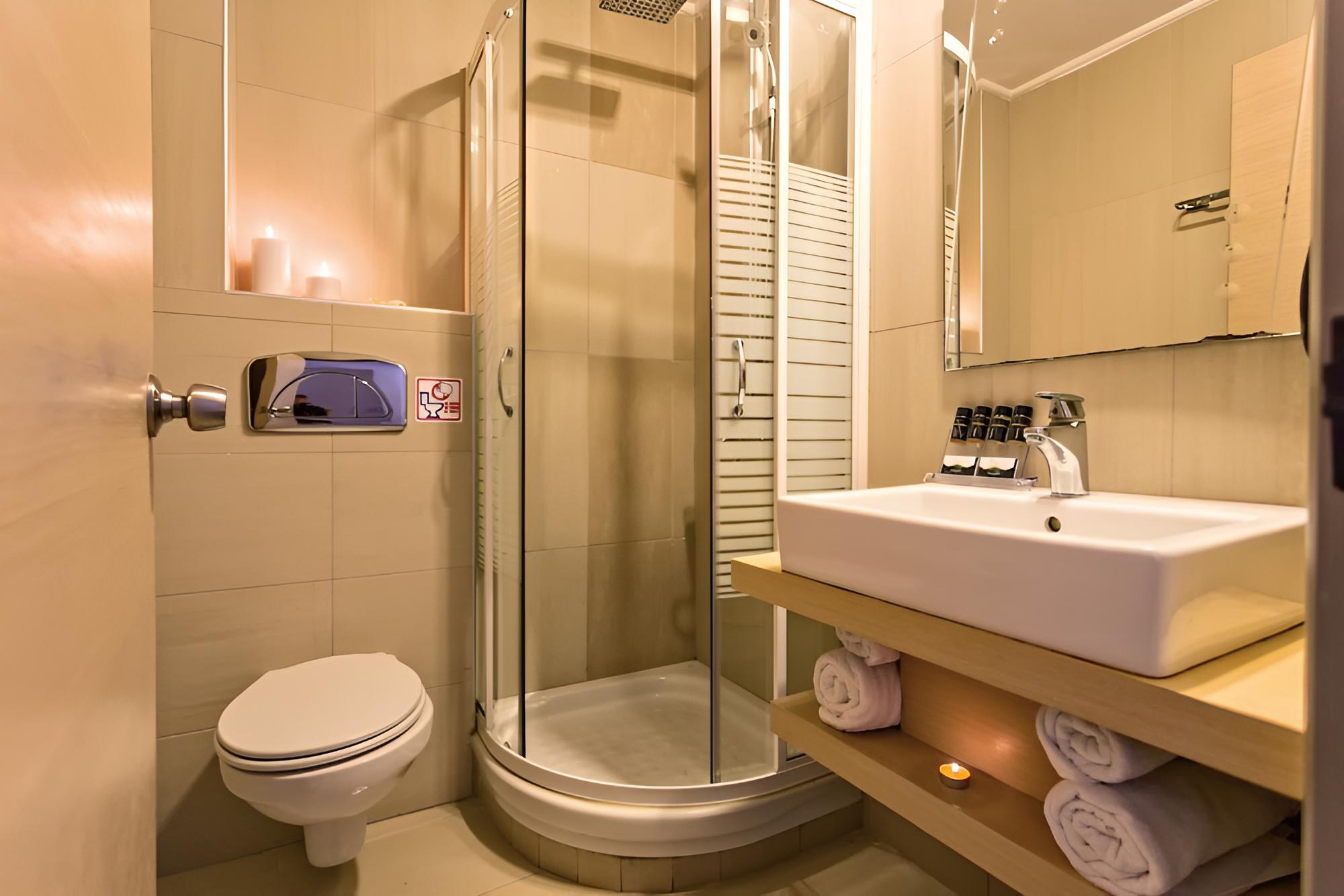 Lagomandra Beach Hotel