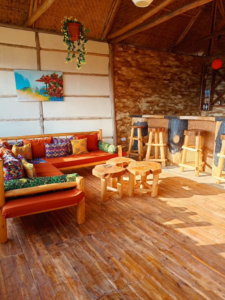 Bwindi Neckview Lodge