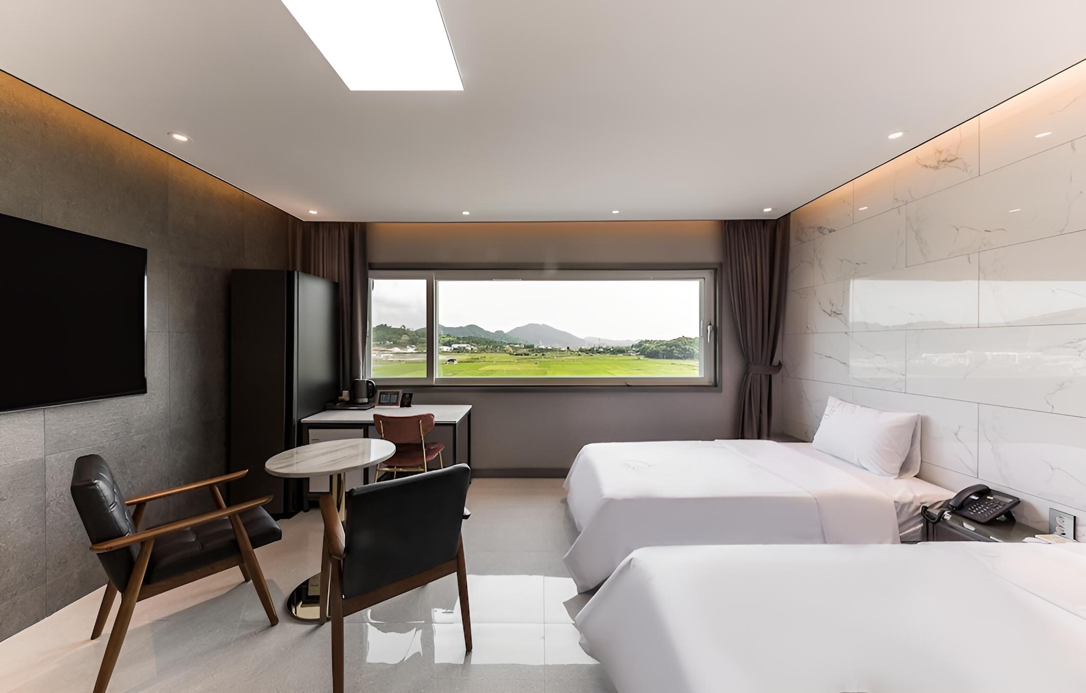 Suncheon Hotel Moon view 4