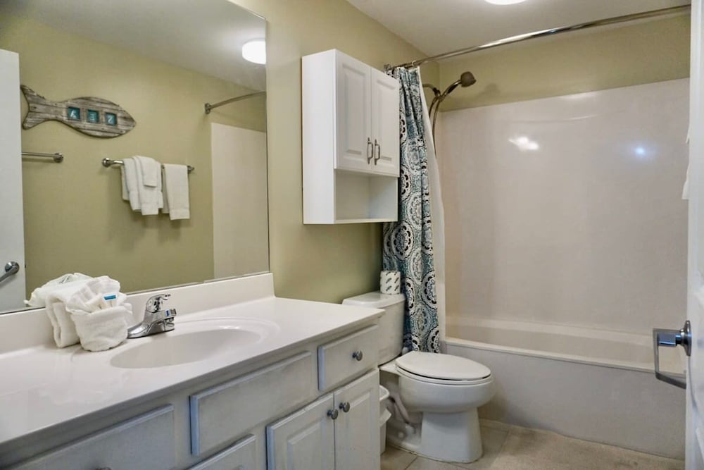 Coastal Condo 807 by Brightwild Beachfront