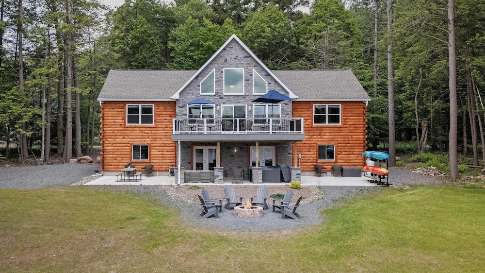 Nittany Cabin by Avantstay Lakefront, View, Firepit