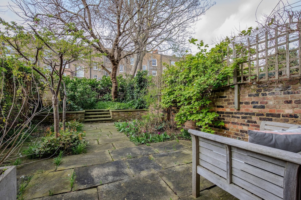 Hemingford Road IV by Onefinestay