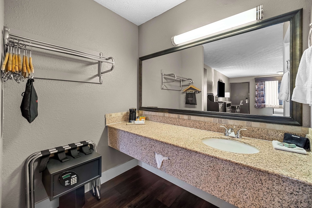 Best Western Braselton Inn - Property Image 17