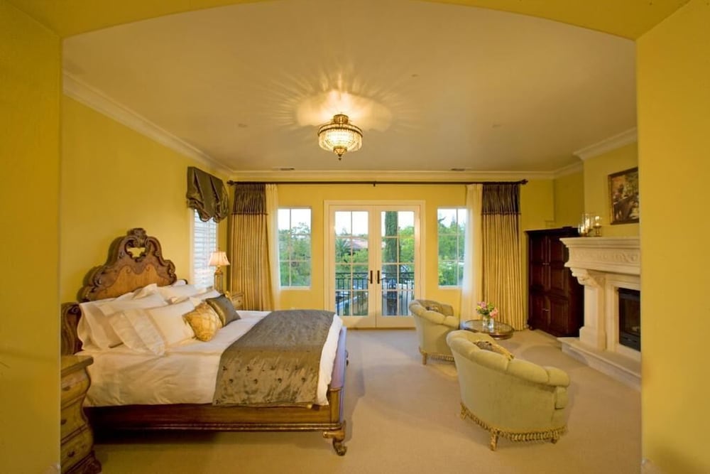 Villa Arden Hills