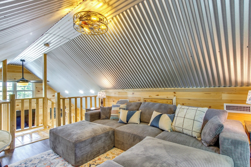 Gaming Loft: Atv-friendly Home in Slocomb