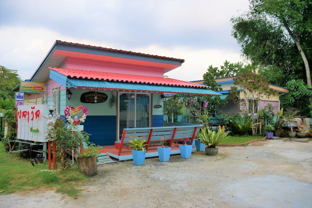 Hotel Rounglawan Homestay - Image 1