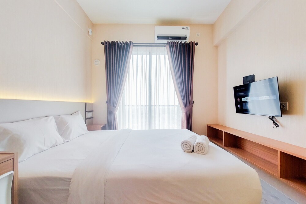 Well Furnished And Nice Studio Sky House Bsd Apartment