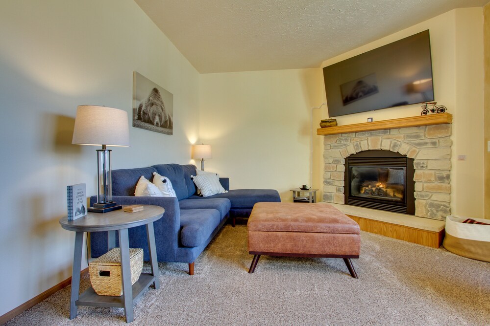 Spacious Canyon Ferry Lake House With Bar & Views! view 3