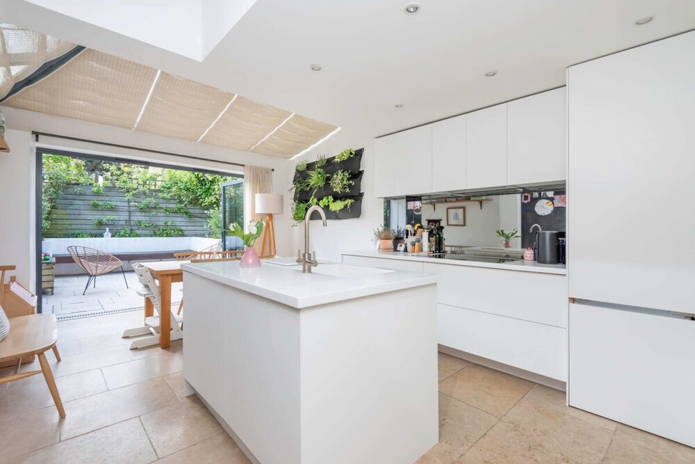 3-bedroom Home in Richmond - Ideal Family Living