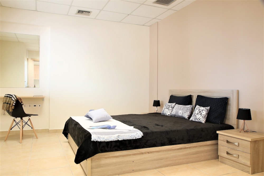 GK Airport Suites - Free Shuttle view 4