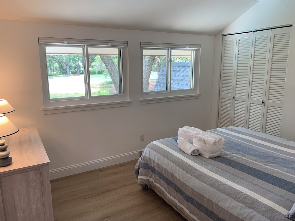 44 Willow Oak Rd. West at The Sea Pines Resort