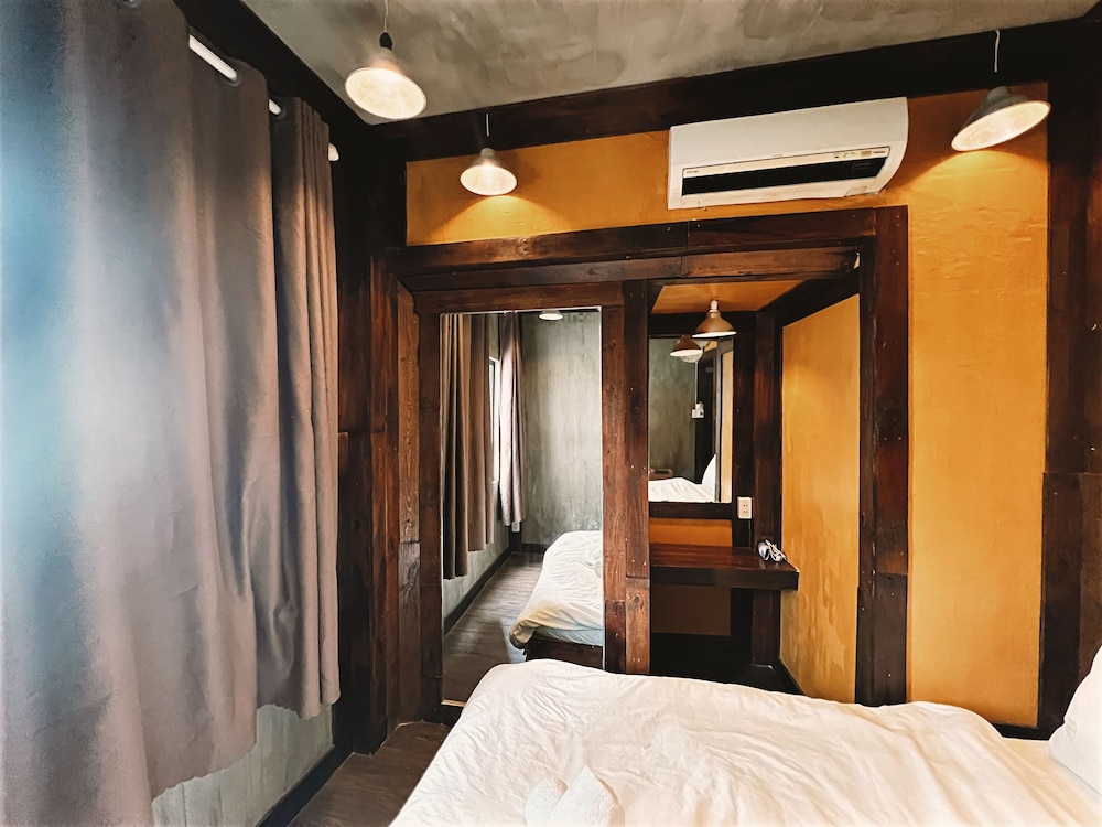 Nha Saigon