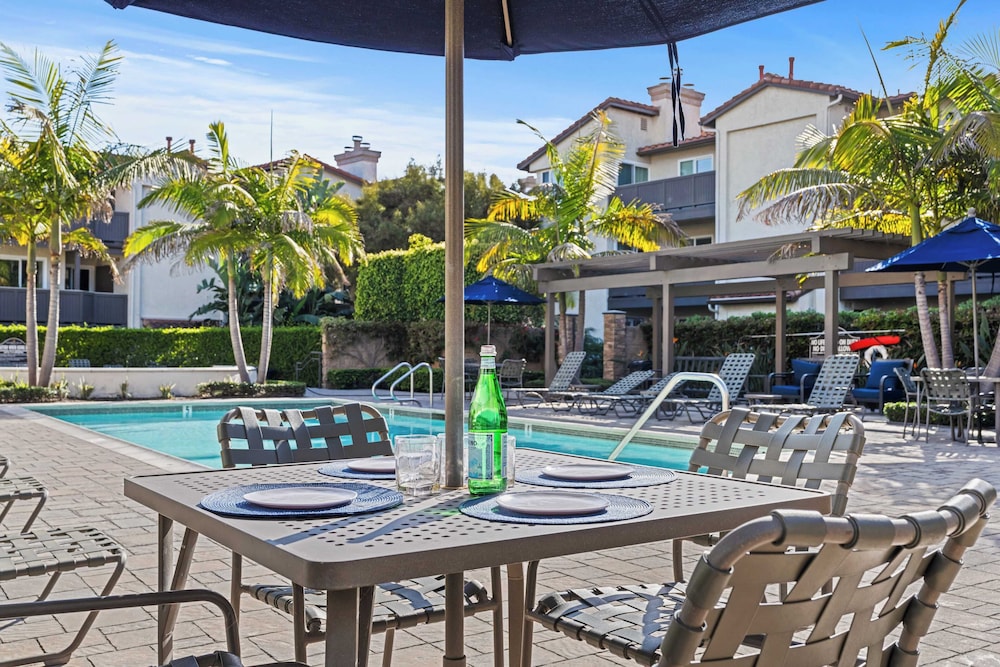 Close to Beach w/ Patio & Resort Amenities The Point at Corniche by Avantstay Str16-0458