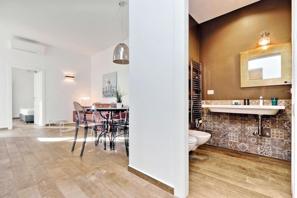 Rm-h501-pale6e2 Monti Apartments - M9