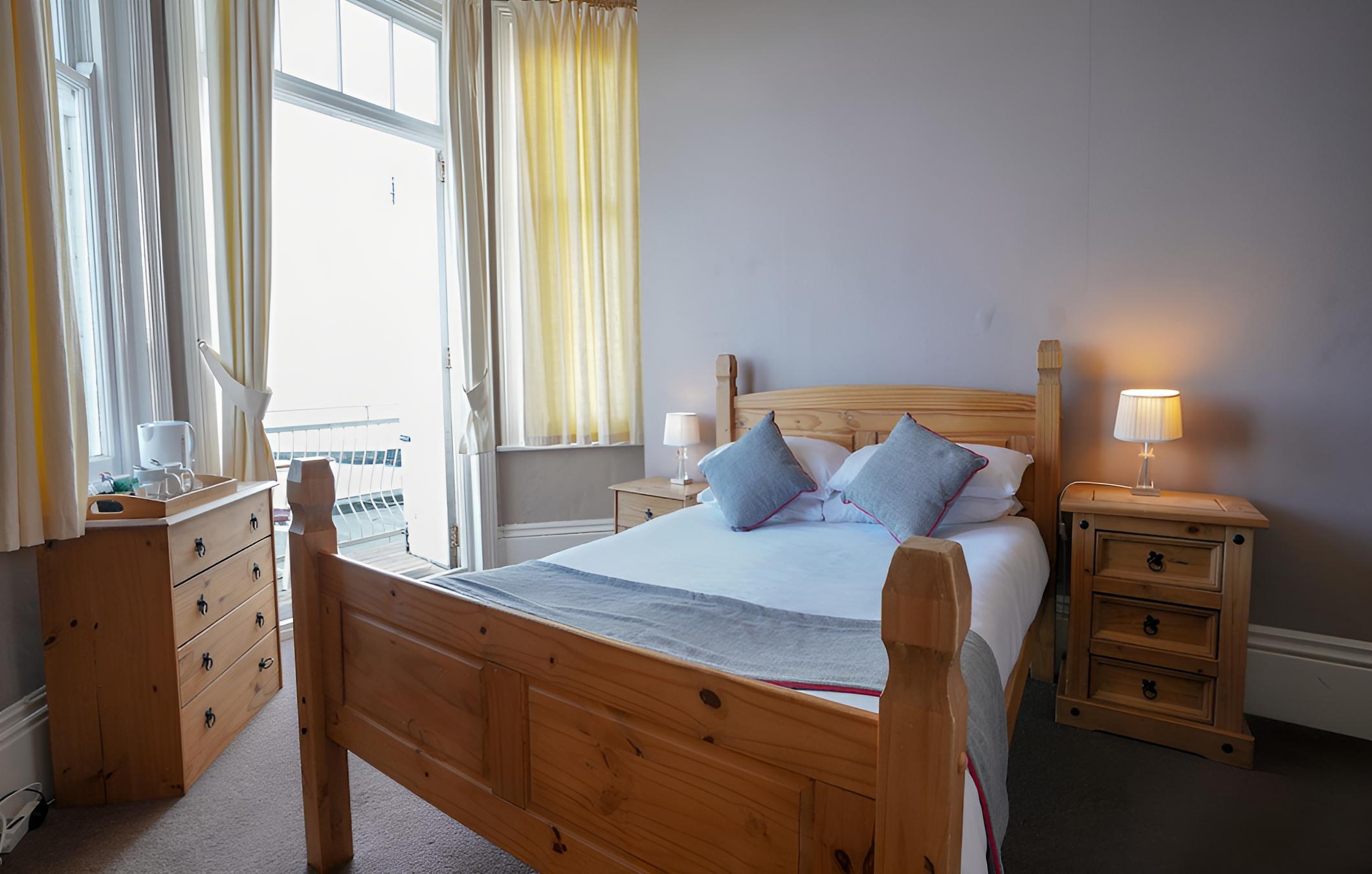 OYO Shanklin Beach Hotel