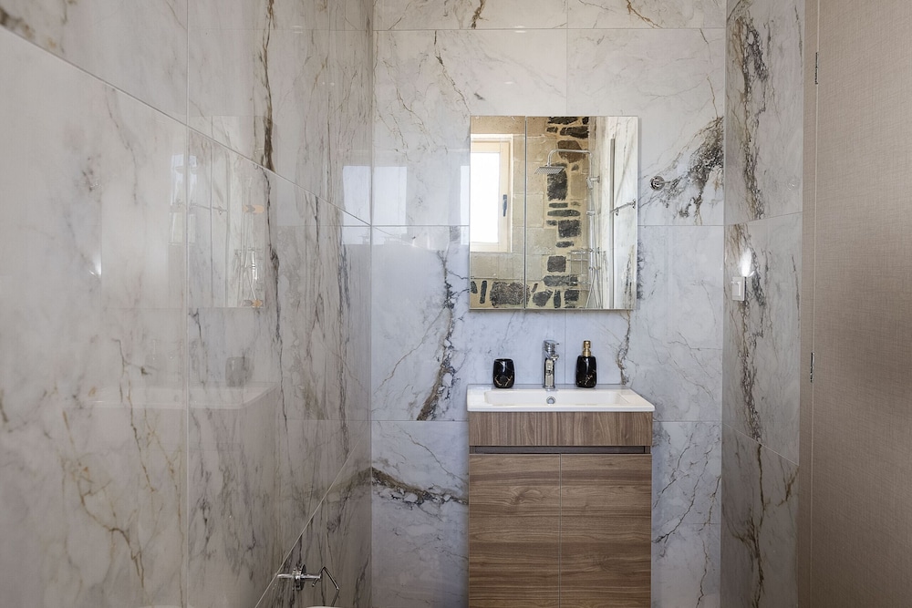 Villa Pasiphae - With Private Heated Pool