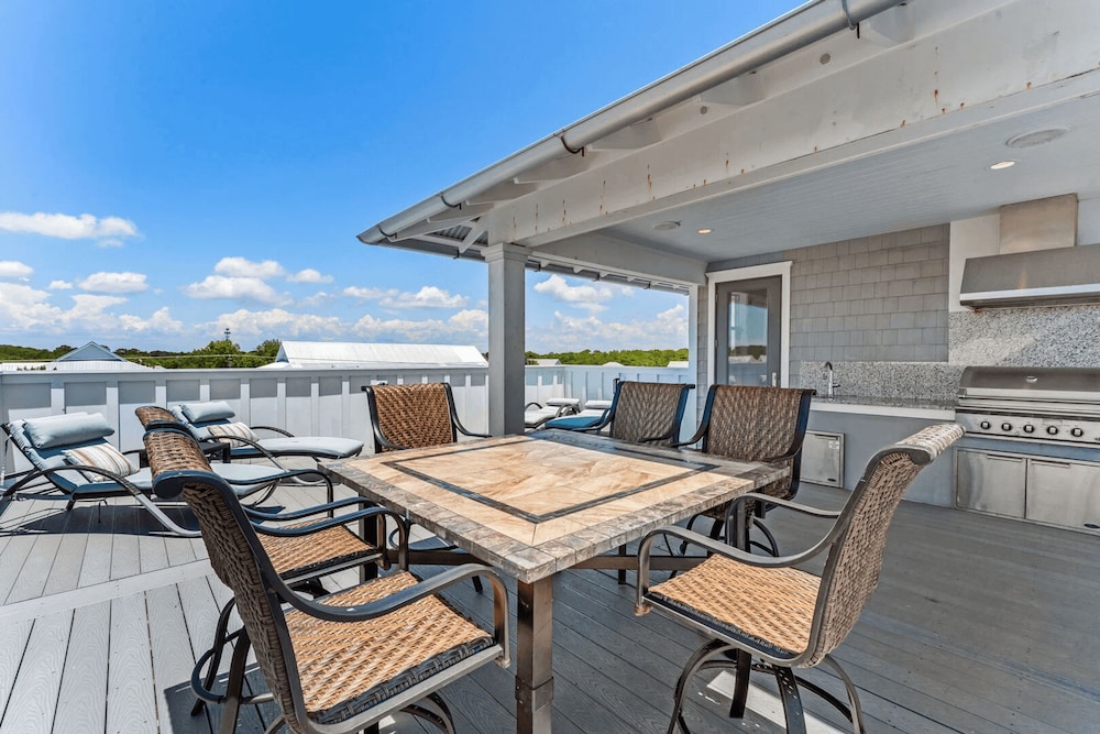 Our 30A Sandcastle by Avantstay Luxury Pool Rooftop Gulf Views