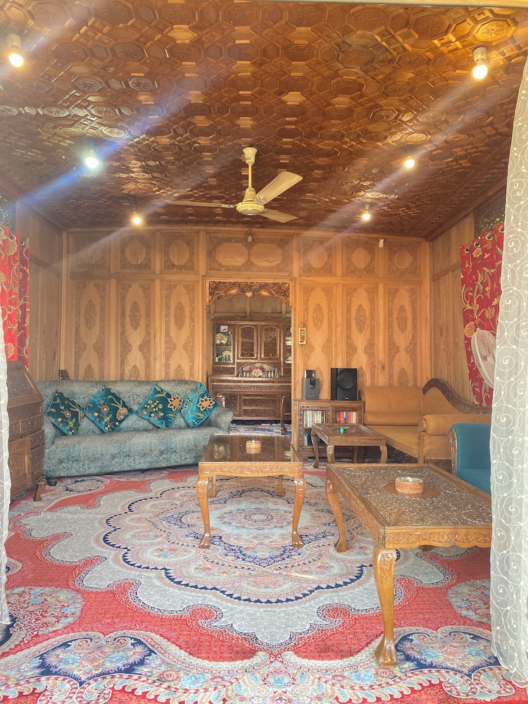 Houseboat Newheidi