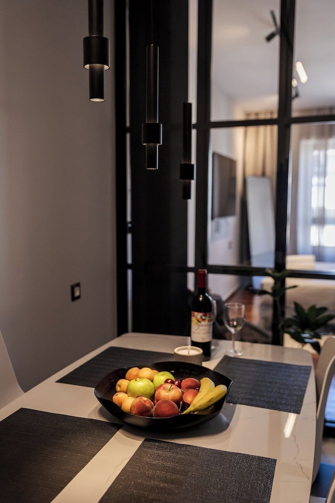 Demmi Central 2BR Designer Apt
