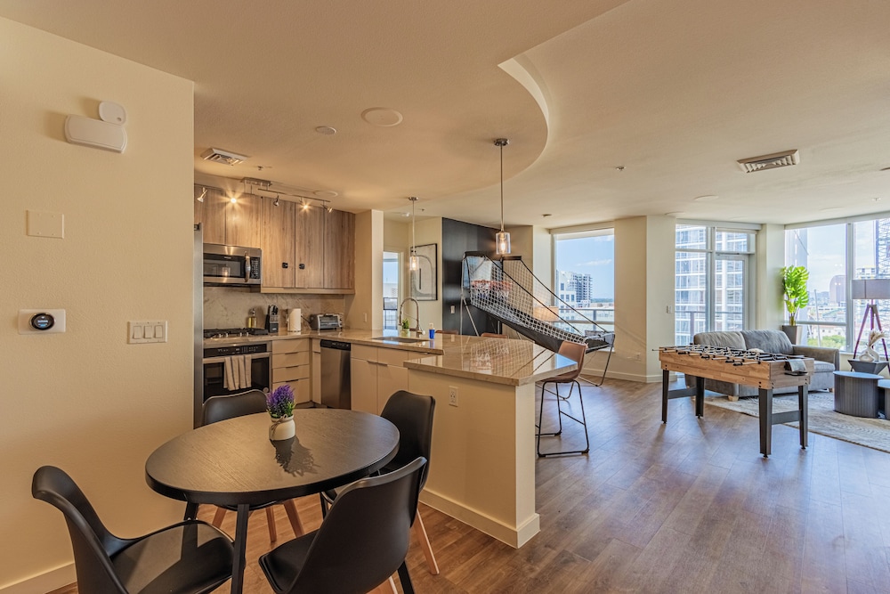 ROVE LIVING/KL - 44 Monroe