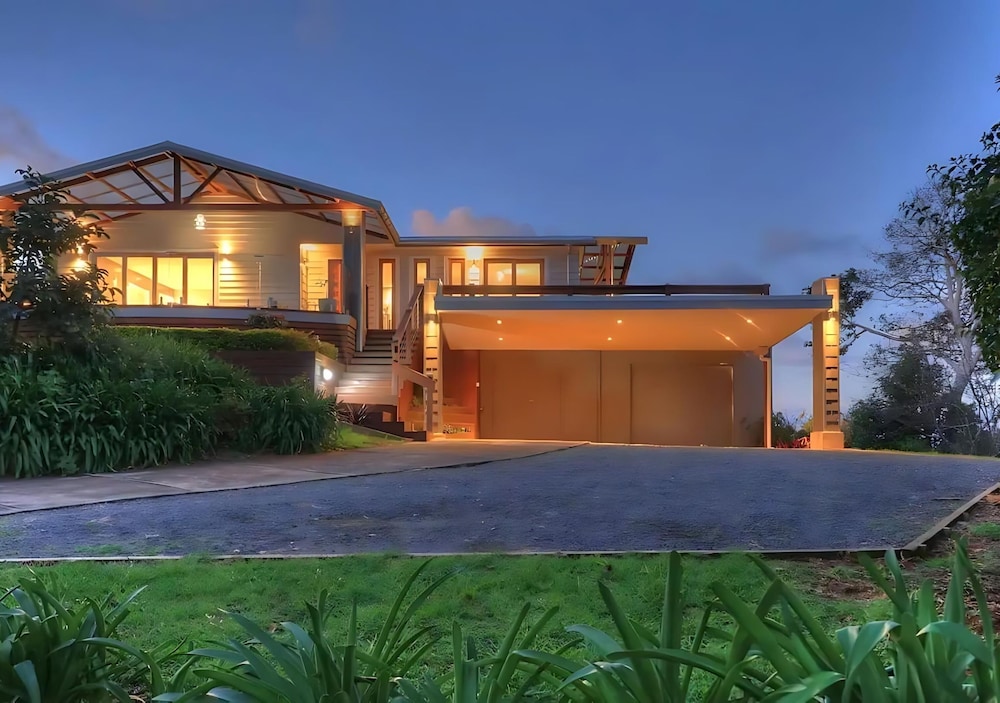 Whalers Watch Luxury Home view 3