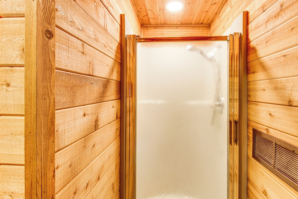 Sauna + Deck: Wooded Cabin on Lake Vermilion!