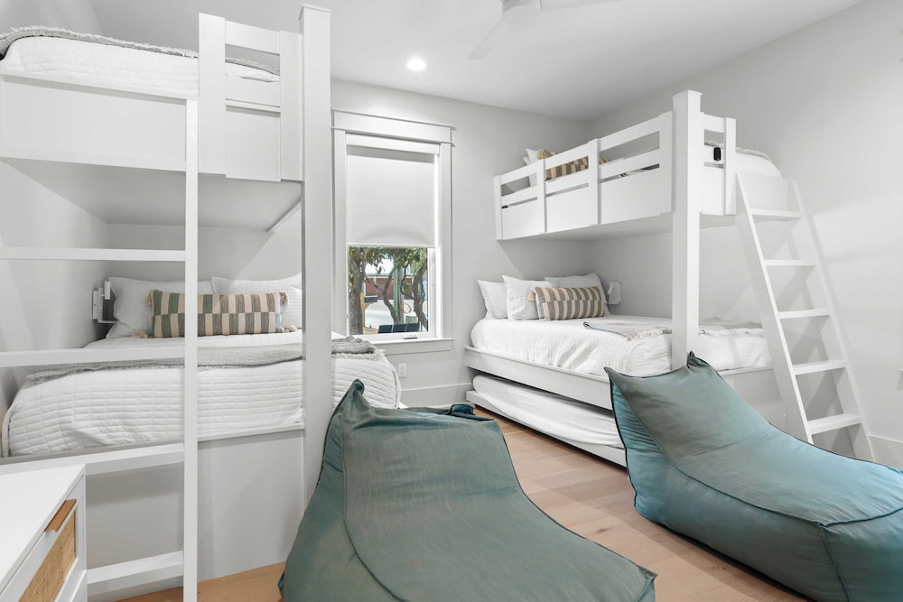 All Decked Out Seagrove by Avantstay Priv Pool+hot Tub, Ocean Views!