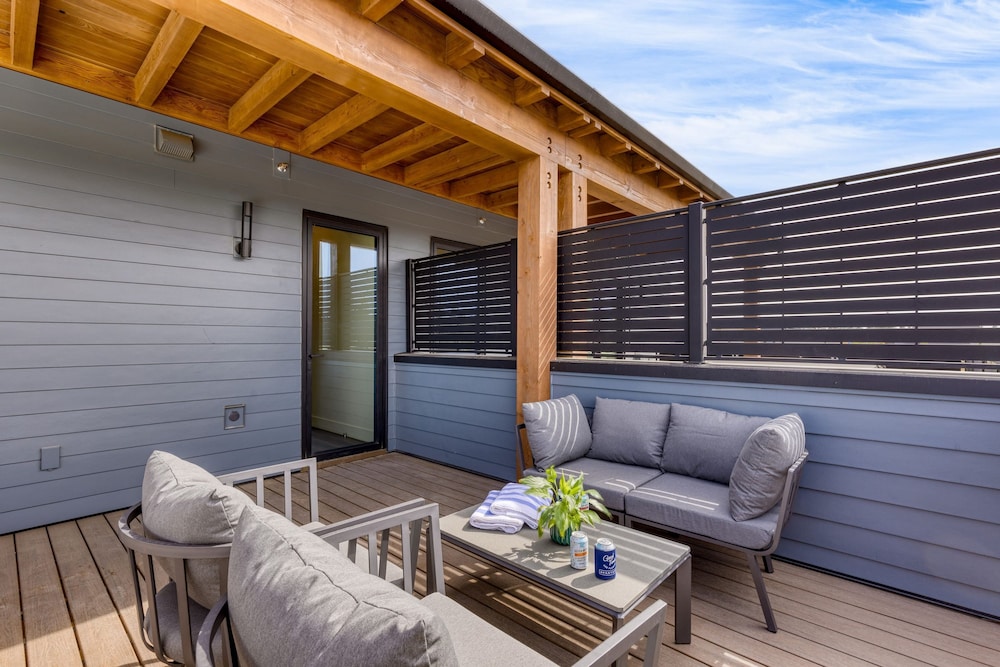 1216 Skyline Ranch 200 Downtown Location Private Hot Tub Mins to Old Bend