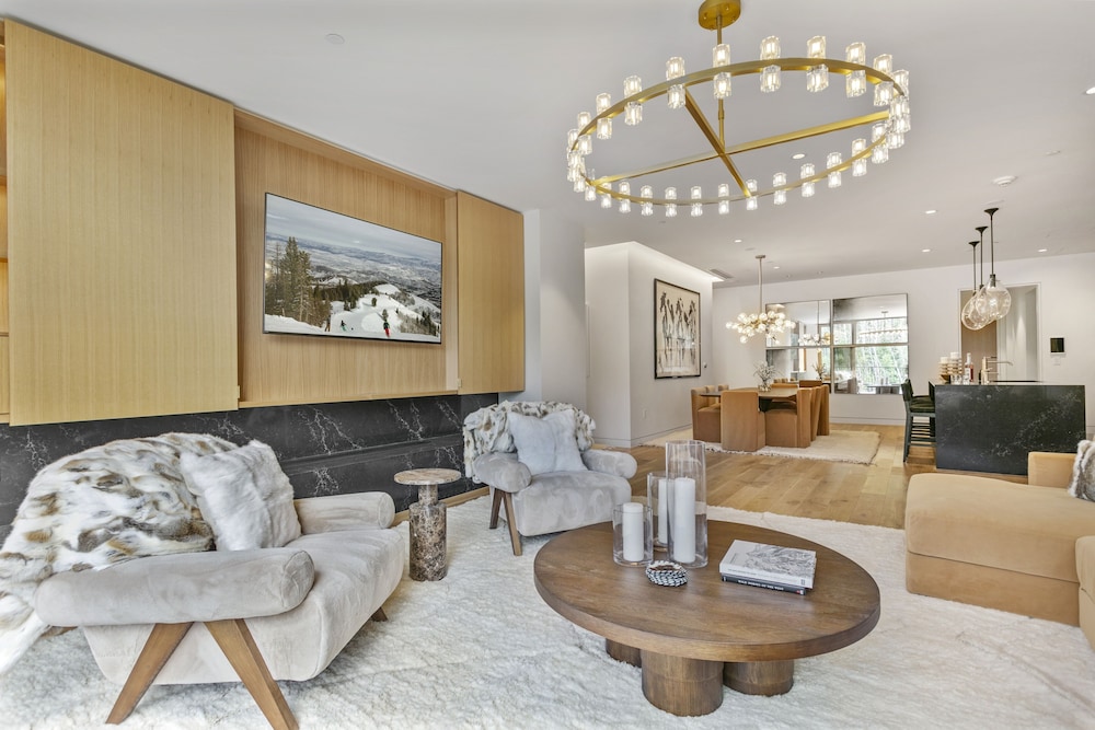 2505 Founders Place - Three Bedroom Deluxe 3 Condo