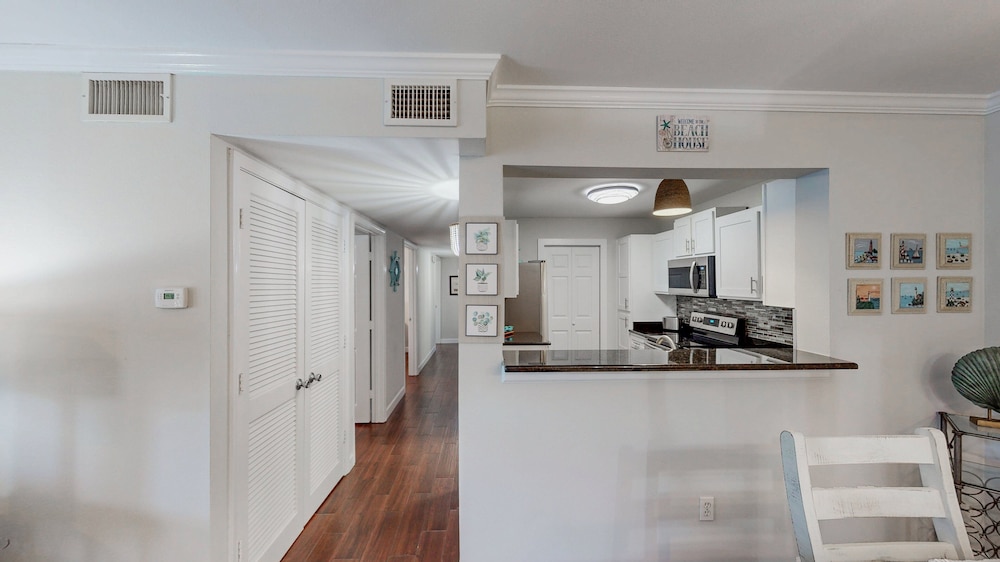 Delightful 3BR Condo Near Gulf Shores With Pool & Hot Tub